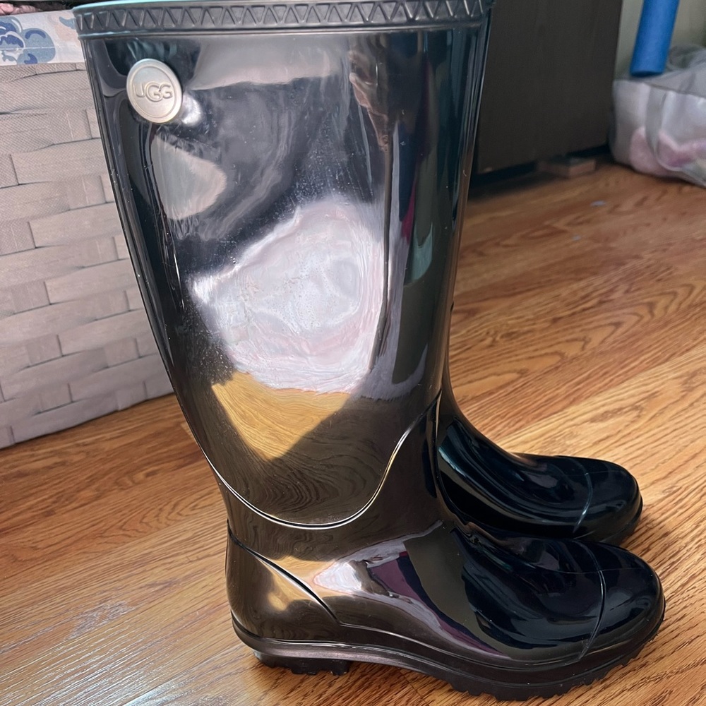 UGG Shaye Rain Boots - Black